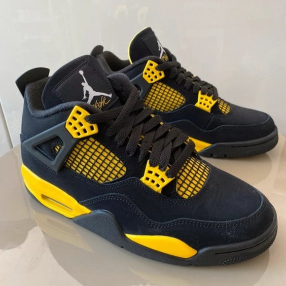 Jordan 4 Retro Thunder - Picture 6 of 6